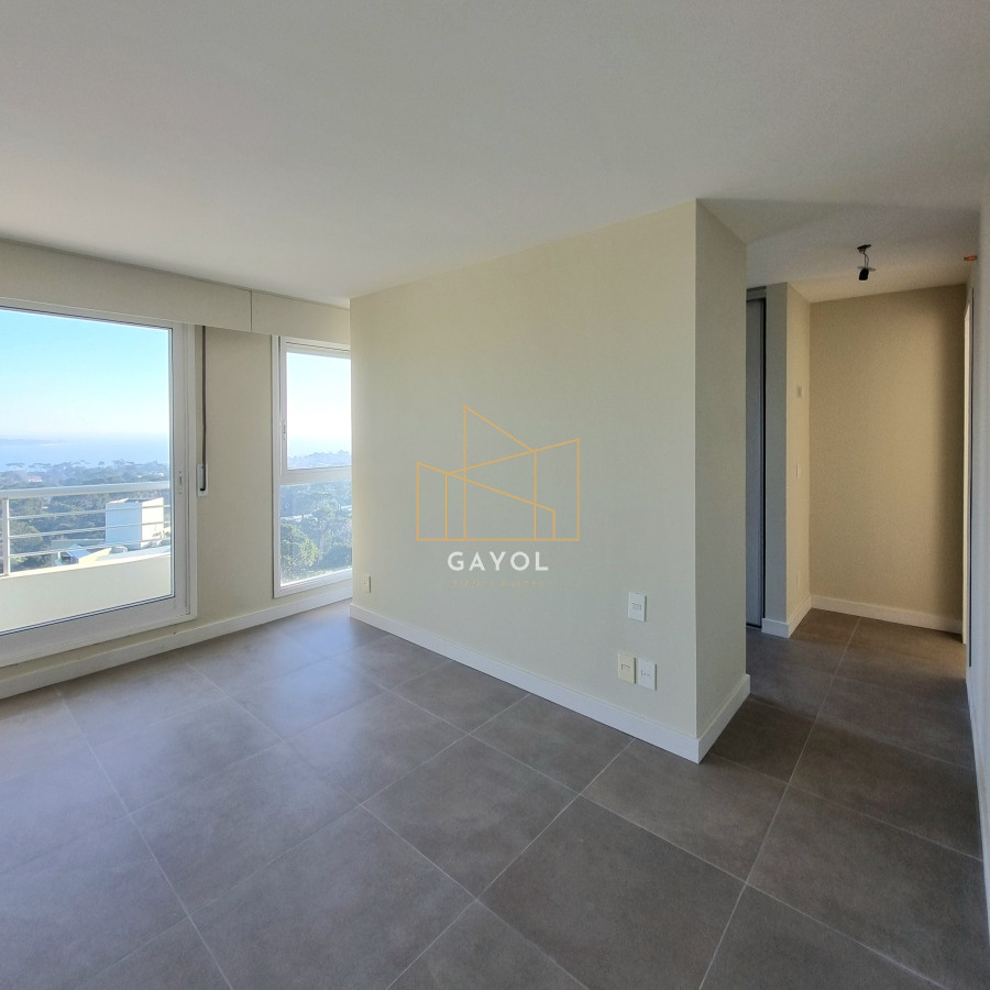Apartamento ID.832 - Amplio apartamento a estrenar, 150m2, edificio con buenos servicios, para disfrutar todo el año. 