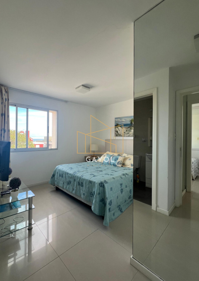 Apartamento ID.1122 - Exclusivo apartamento de 2 dormitorios con parrillero propio. Punta del Este. 