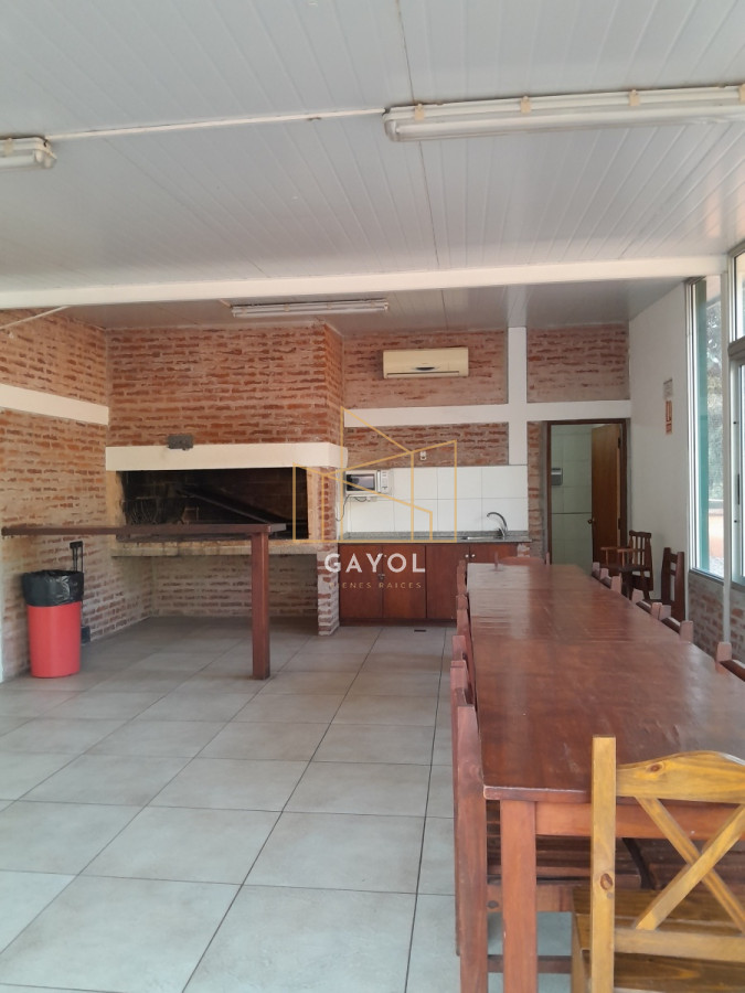 Apartamento ID.1233 - Apartamento en venta de 1 dormitorio y medio. Playa mansa. Punta del Este.