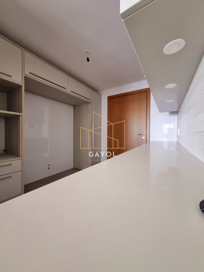 Apartamento ID.832 - Amplio apartamento a estrenar, 150m2, edificio con buenos servicios, para disfrutar todo el año. 