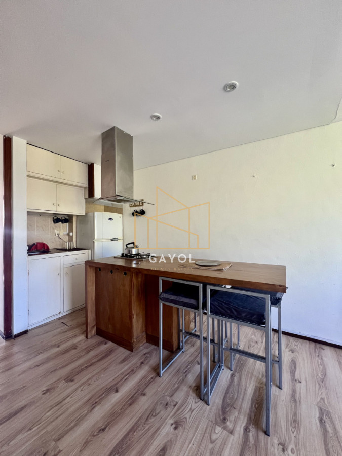 Apartamento ID.1233 - Apartamento en venta de 1 dormitorio y medio. Playa mansa. Punta del Este.