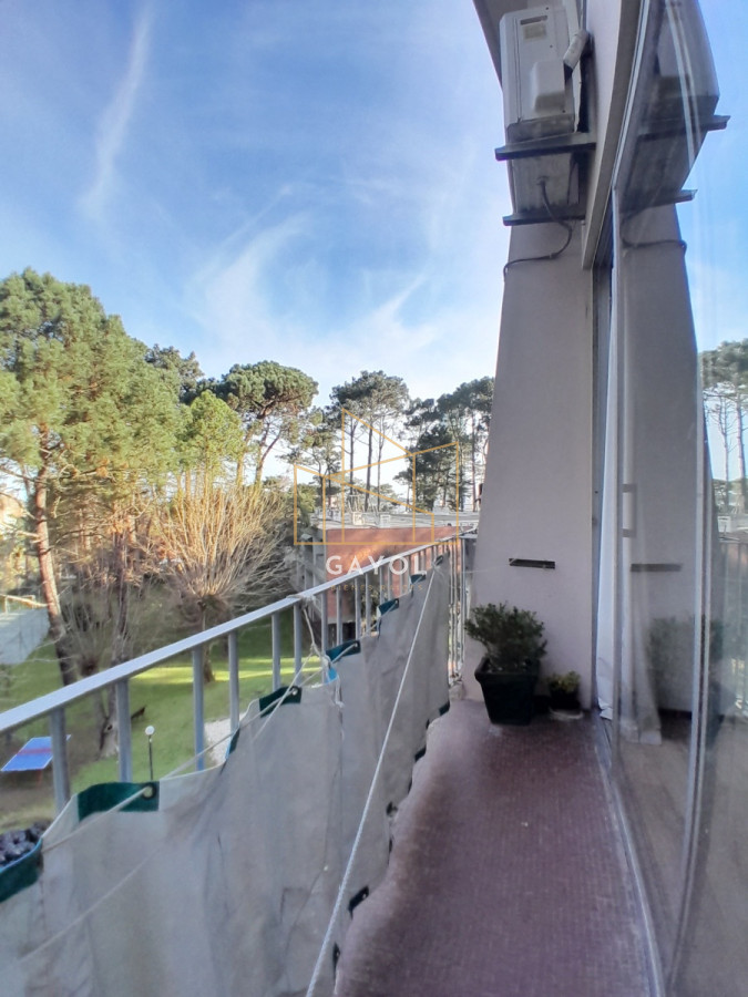 Apartamento ID.1233 - Apartamento en venta de 1 dormitorio y medio. Playa mansa. Punta del Este.