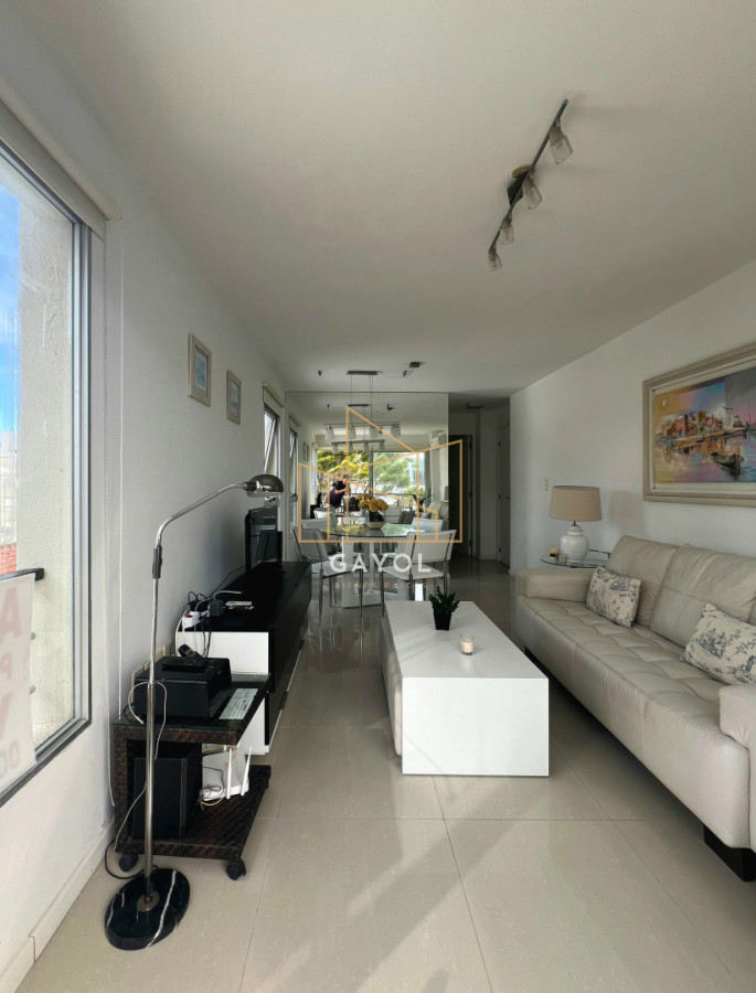 Apartamento ID.1122 - Exclusivo apartamento de 2 dormitorios con parrillero propio. Punta del Este. 