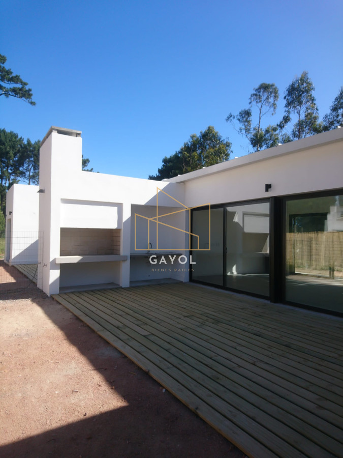 Casa ID.488 - Casa a estrenar de 2 dormitorios, patio con parrillero. Construcción tradicional.