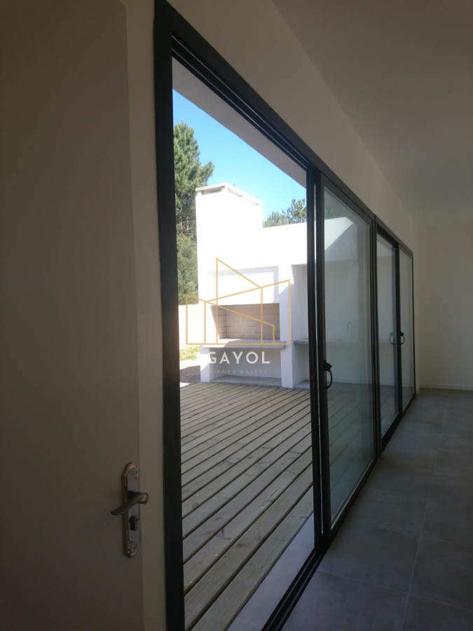 Casa ID.488 - Casa a estrenar de 2 dormitorios, patio con parrillero. Construcción tradicional.
