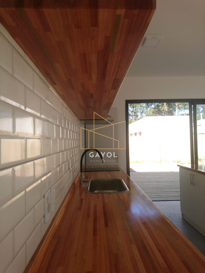 Casa ID.488 - Casa a estrenar de 2 dormitorios, patio con parrillero. Construcción tradicional.