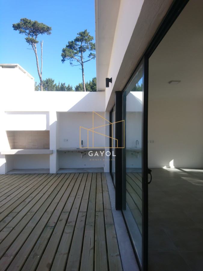 Casa ID.488 - Casa a estrenar de 2 dormitorios, patio con parrillero. Construcción tradicional.
