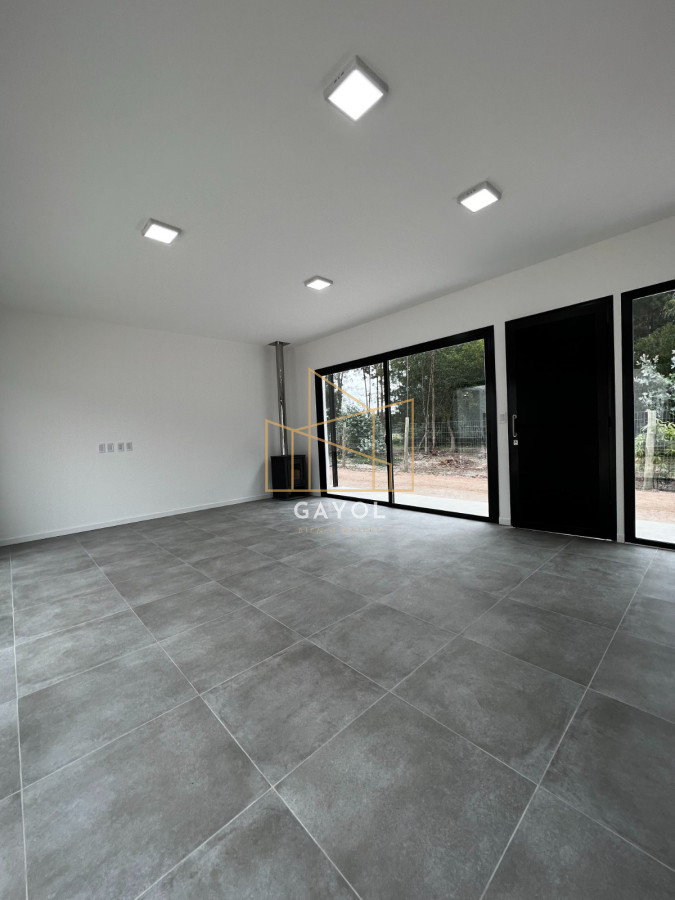 Casa ID.488 - Casa a estrenar de 2 dormitorios, patio con parrillero. Construcción tradicional.