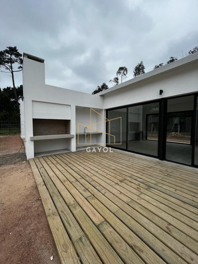 Casa ID.488 - Casa a estrenar de 2 dormitorios, patio con parrillero. Construcción tradicional.