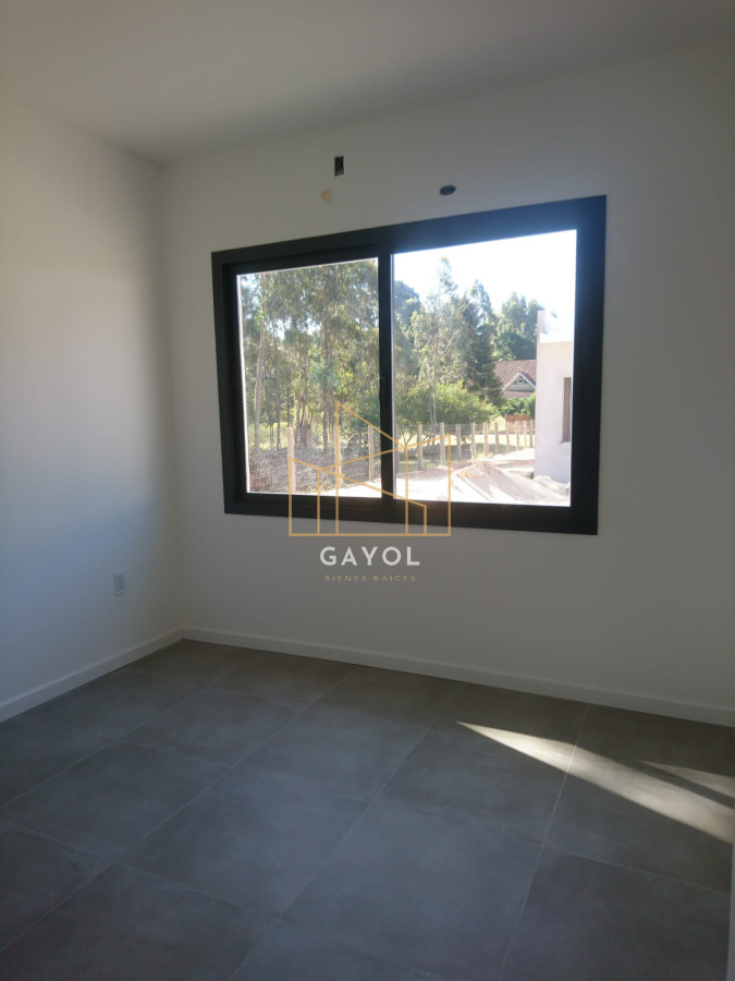Casa ID.488 - Casa a estrenar de 2 dormitorios, patio con parrillero. Construcción tradicional.