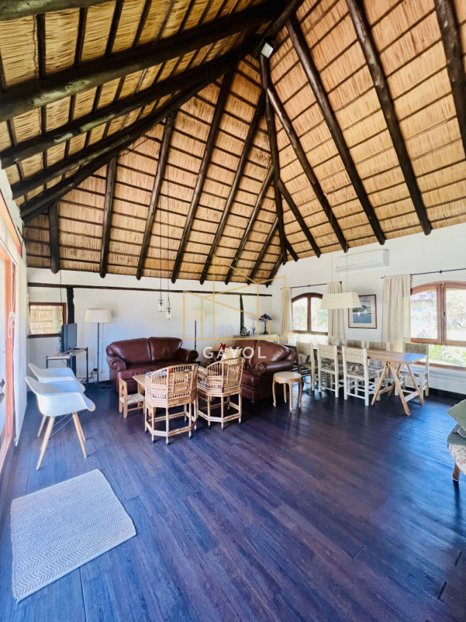 Casa ID.1531 - Casa en alquiler de verano en Jardines de Córdoba - Punta del Este