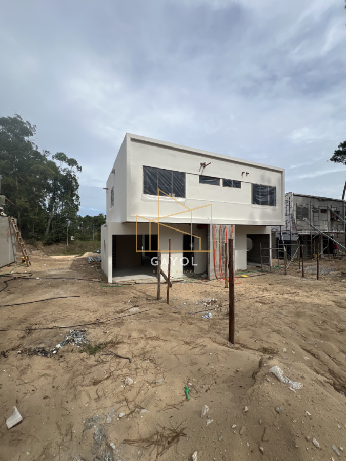 Casa ID.1528 - Casa a estrenar en Pinares. Punta del Este 