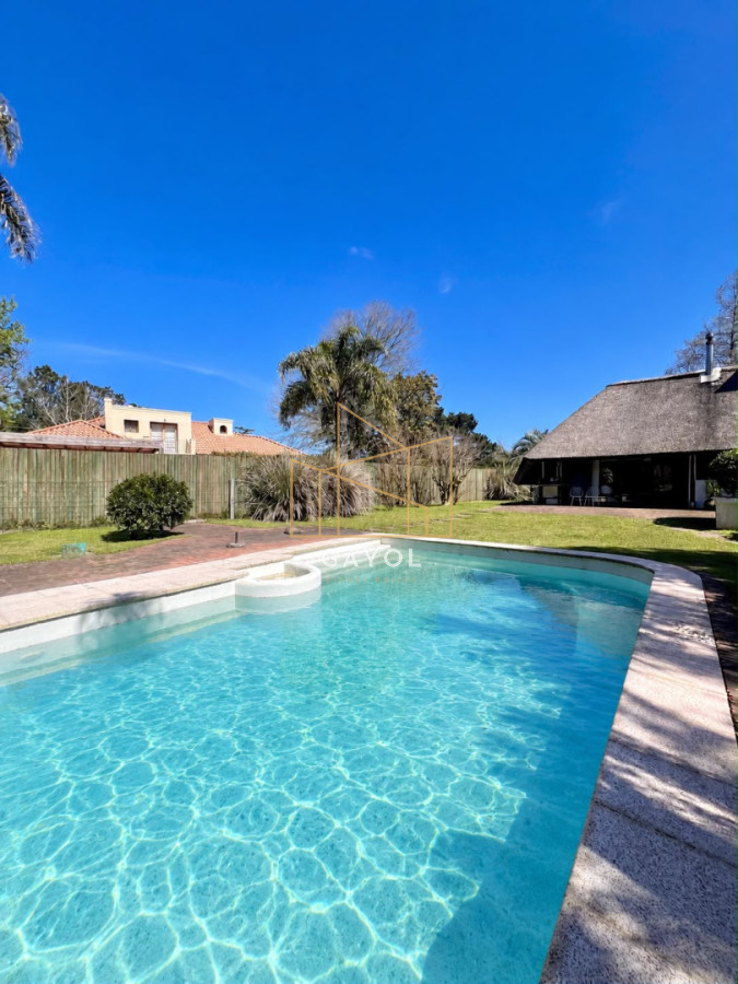 Casa ID.1531 - Casa en alquiler de verano en Jardines de Córdoba - Punta del Este