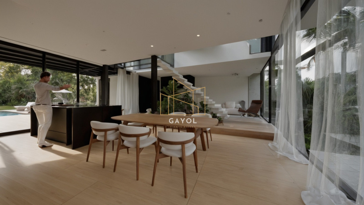 Casa ID.839 - Casa en venta en Solanas Country, construcción de hormigón armado, con piscina climatizada. 