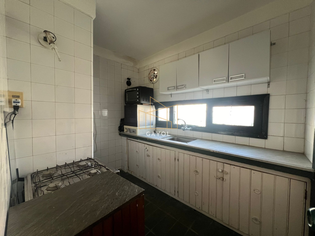 Casa ID.836 - Se vende casa, en excelente ubicación.