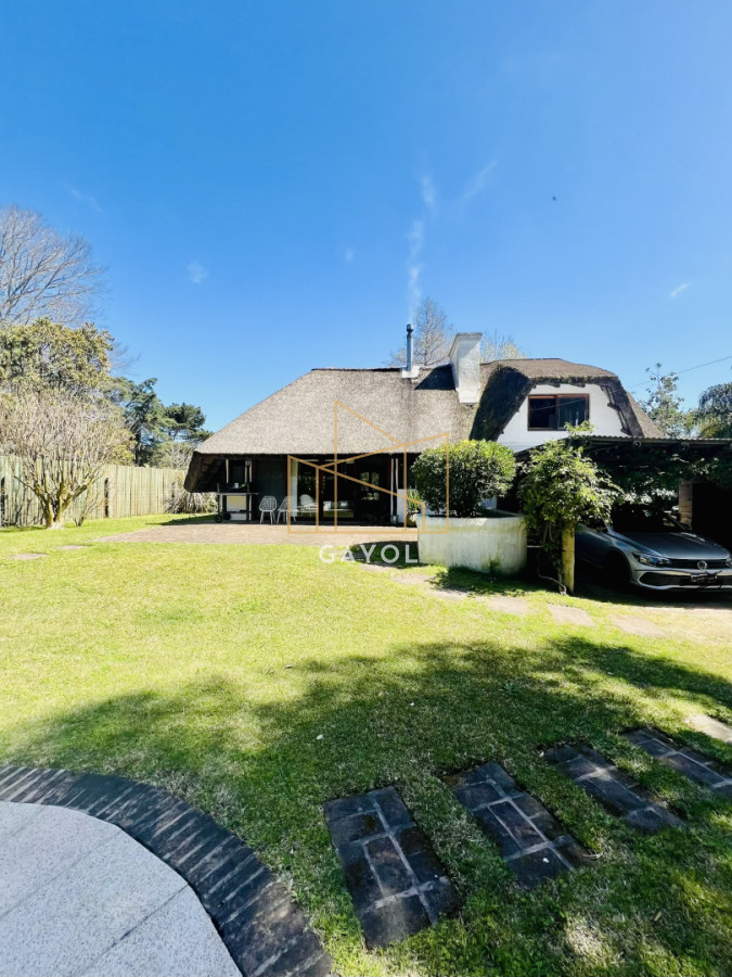 Casa ID.1531 - Casa en alquiler de verano en Jardines de Córdoba - Punta del Este