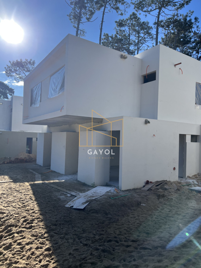 Casa ID.1527 - Casa a estrenar en Pinares. Punta del Este 
