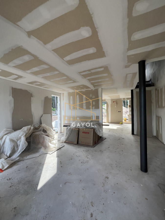Casa ID.1527 - Casa a estrenar en Pinares. Punta del Este 