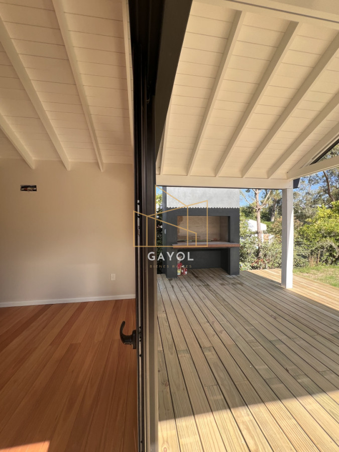 Casa ID.837 - Casa a estrenar, proyecto en obra, entrega en octubre 2025. La Barra. Maldonado