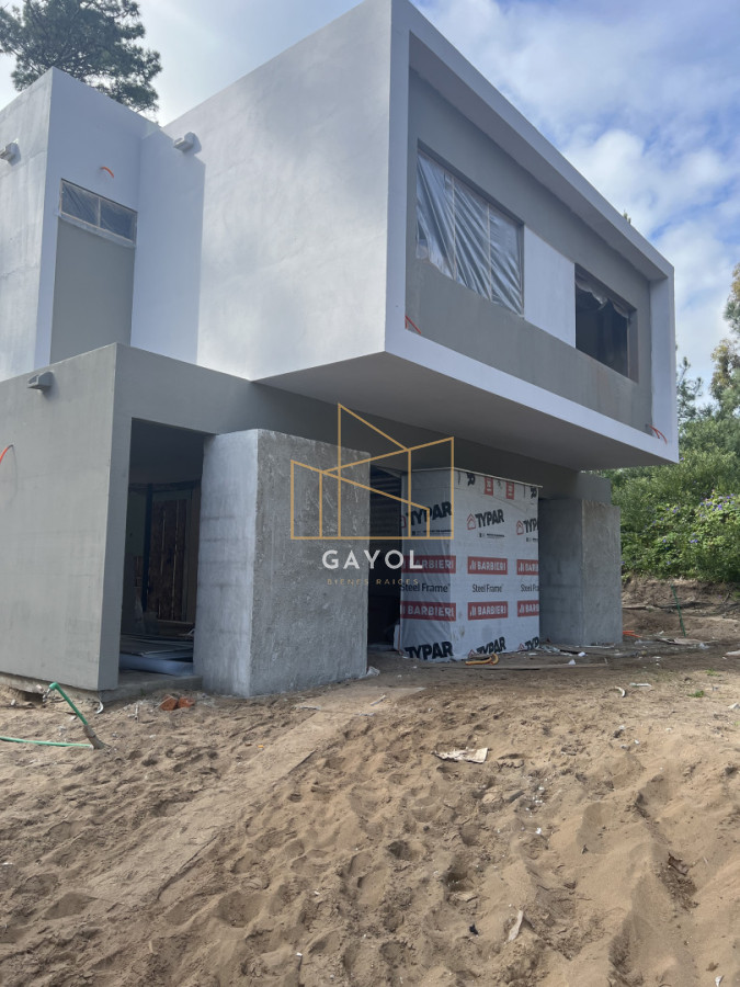 Casa ID.1527 - Casa a estrenar en Pinares. Punta del Este 