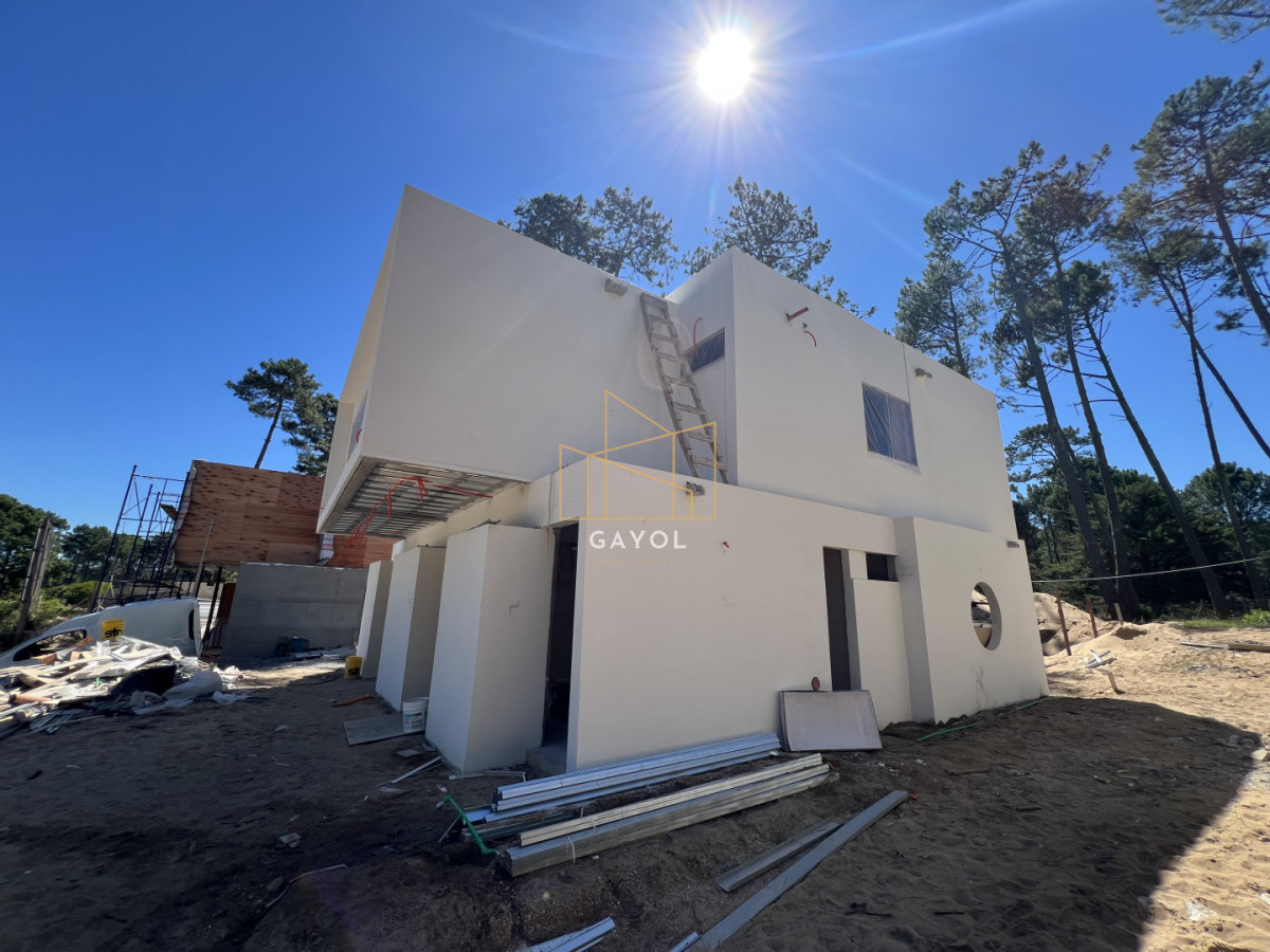Casa ID.1528 - Casa a estrenar en Pinares. Punta del Este 