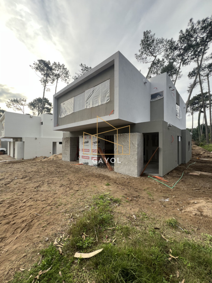 Casa ID.1527 - Casa a estrenar en Pinares. Punta del Este 