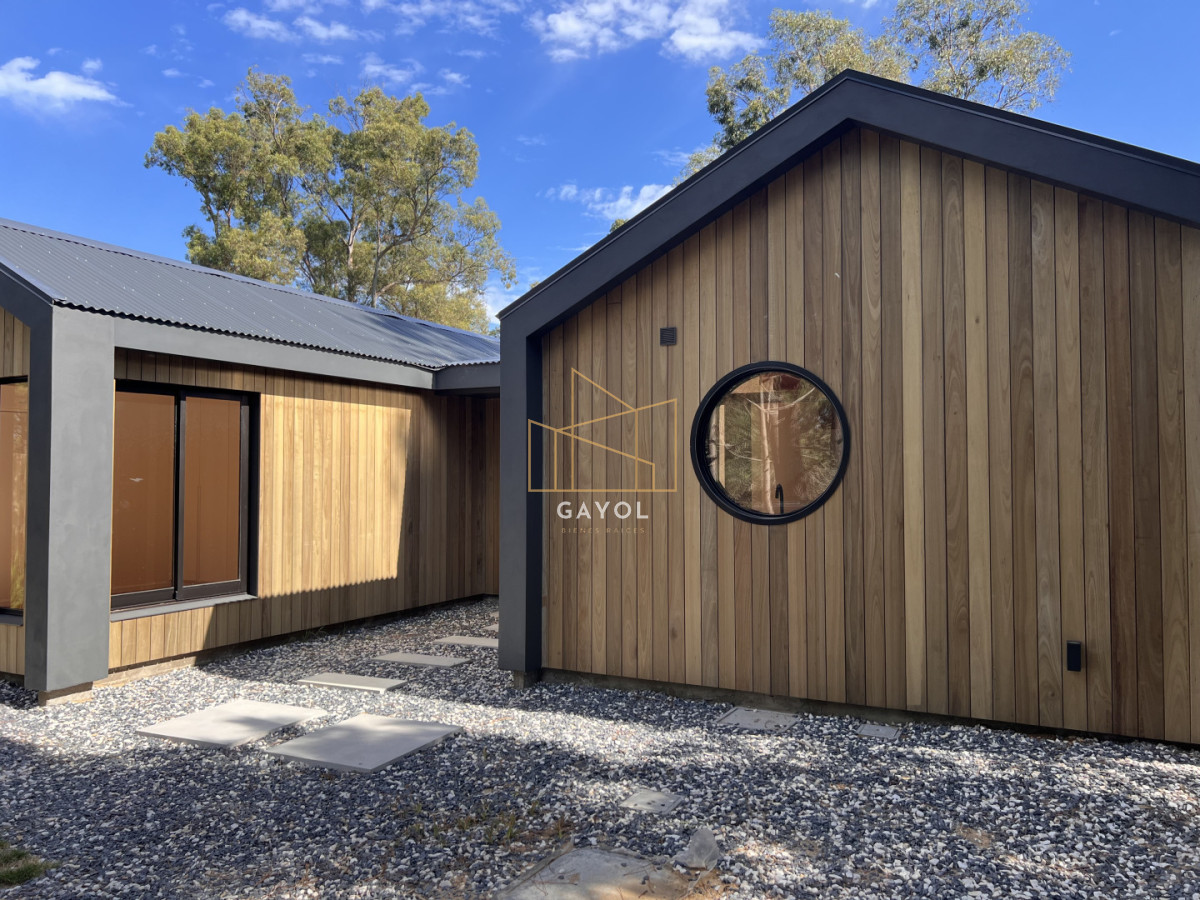 Casa ID.837 - Casa a estrenar, proyecto en obra, entrega en octubre 2025. La Barra. Maldonado