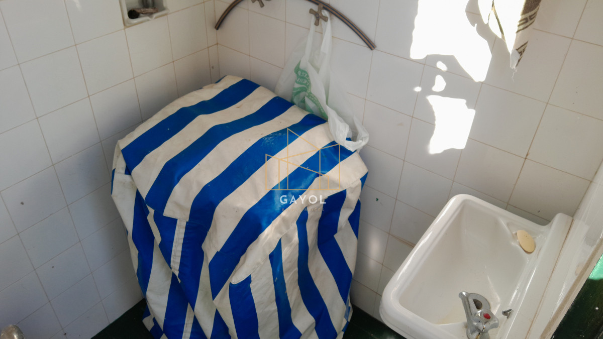 Casa ID.836 - Se vende casa, en excelente ubicación.