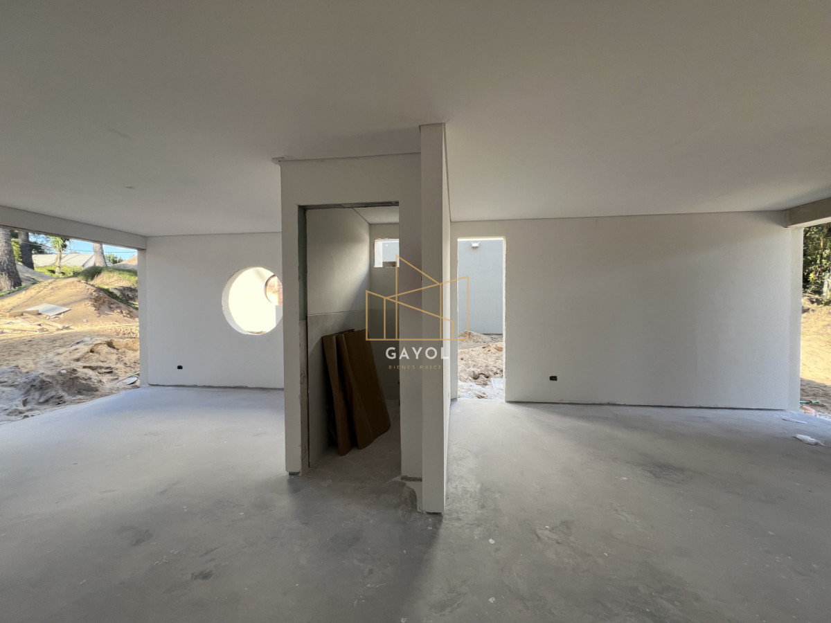 Casa ID.1528 - Casa a estrenar en Pinares. Punta del Este 