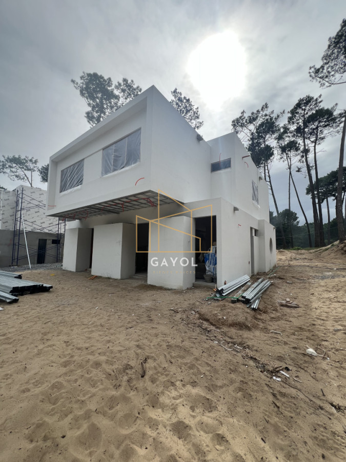 Casa ID.1528 - Casa a estrenar en Pinares. Punta del Este 