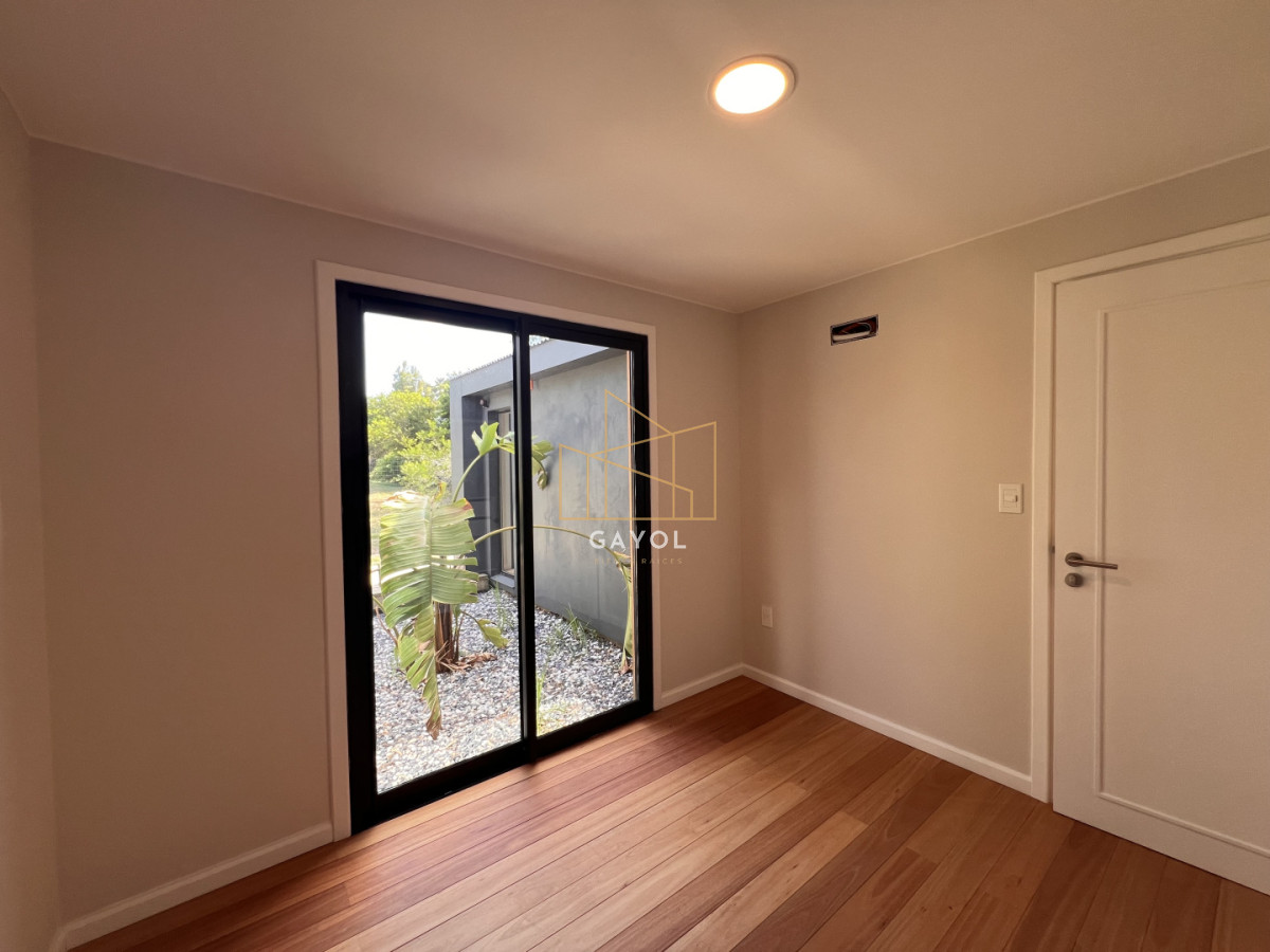 Casa ID.837 - Casa a estrenar, proyecto en obra, entrega en octubre 2025. La Barra. Maldonado