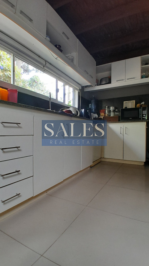 Casa ID.1312 - Se vende casi a estrenar, en Jardines de Córdoba. PUNTA DEL ESTE 