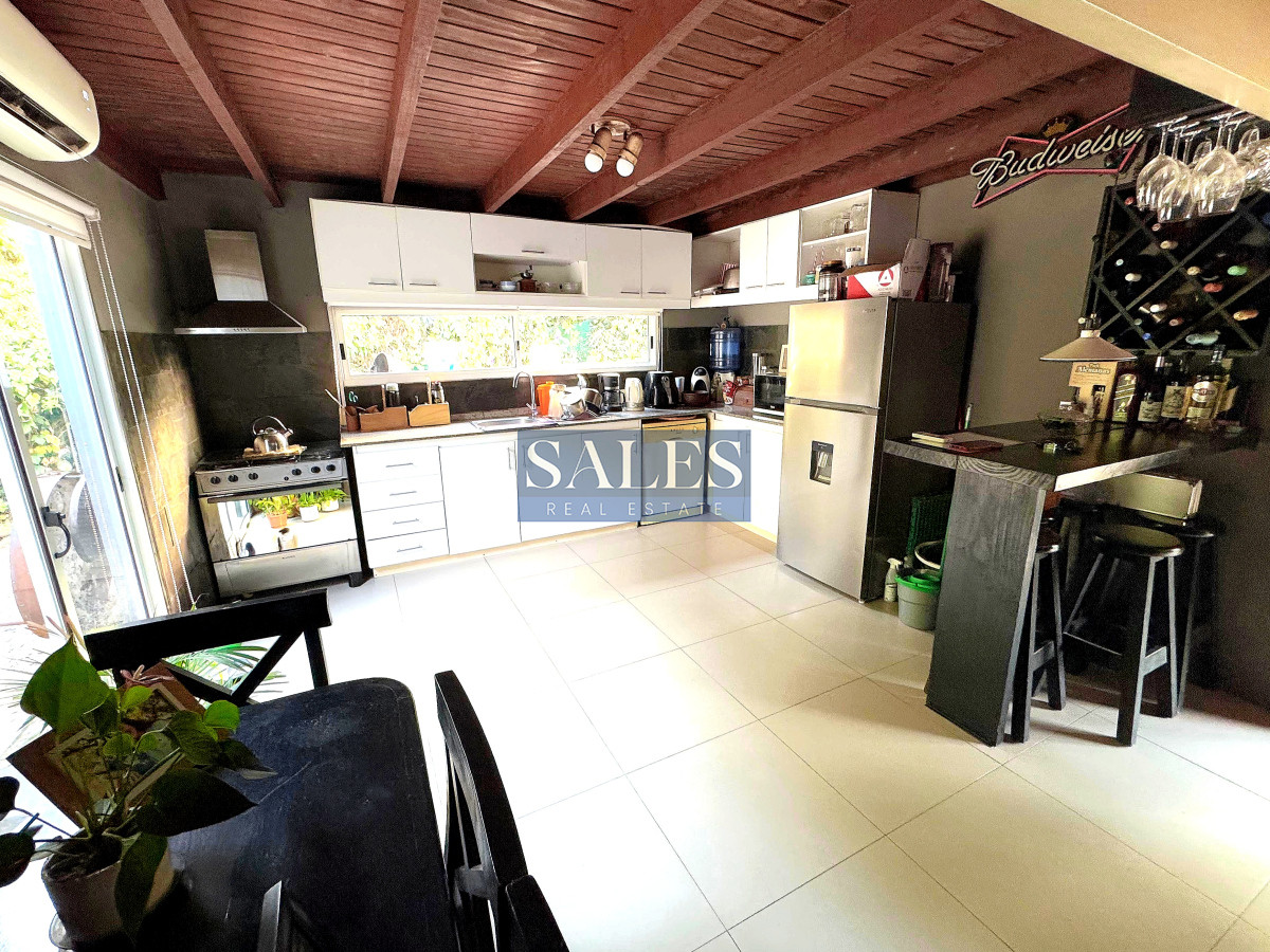 Casa ID.1312 - Se vende casi a estrenar, en Jardines de Córdoba. PUNTA DEL ESTE 