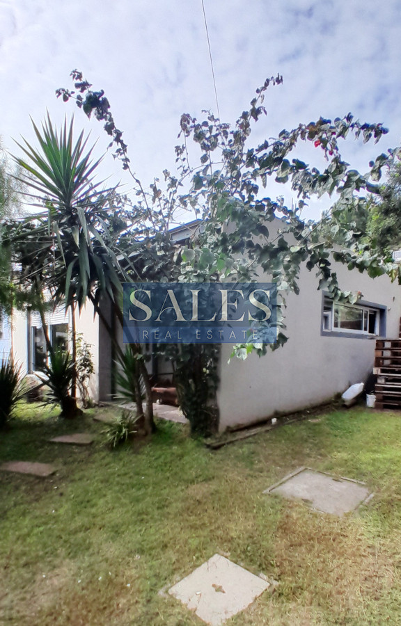 Casa ID.1312 - Se vende casi a estrenar, en Jardines de Córdoba. PUNTA DEL ESTE 