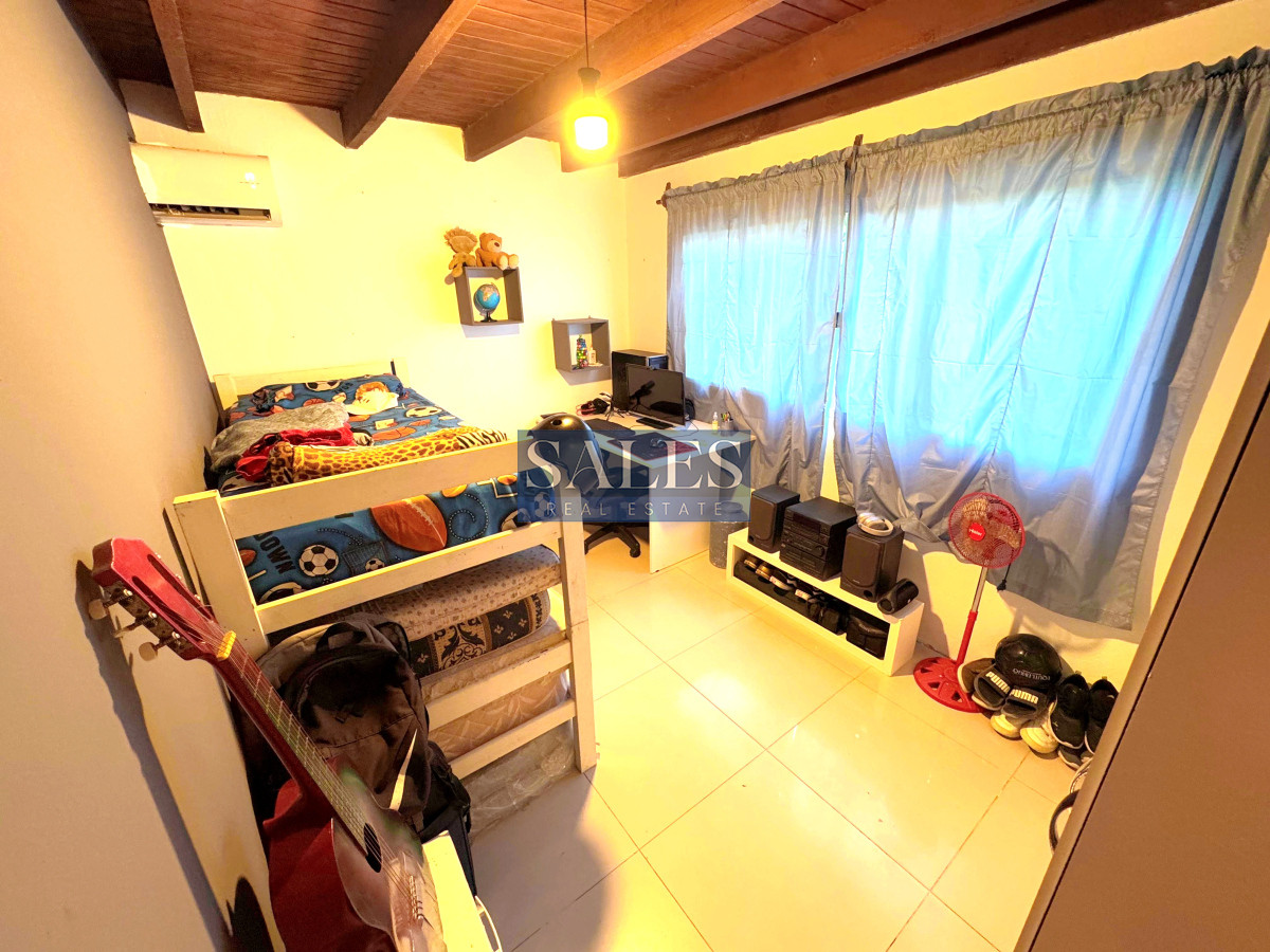 Casa ID.1312 - Se vende casi a estrenar, en Jardines de Córdoba. PUNTA DEL ESTE 