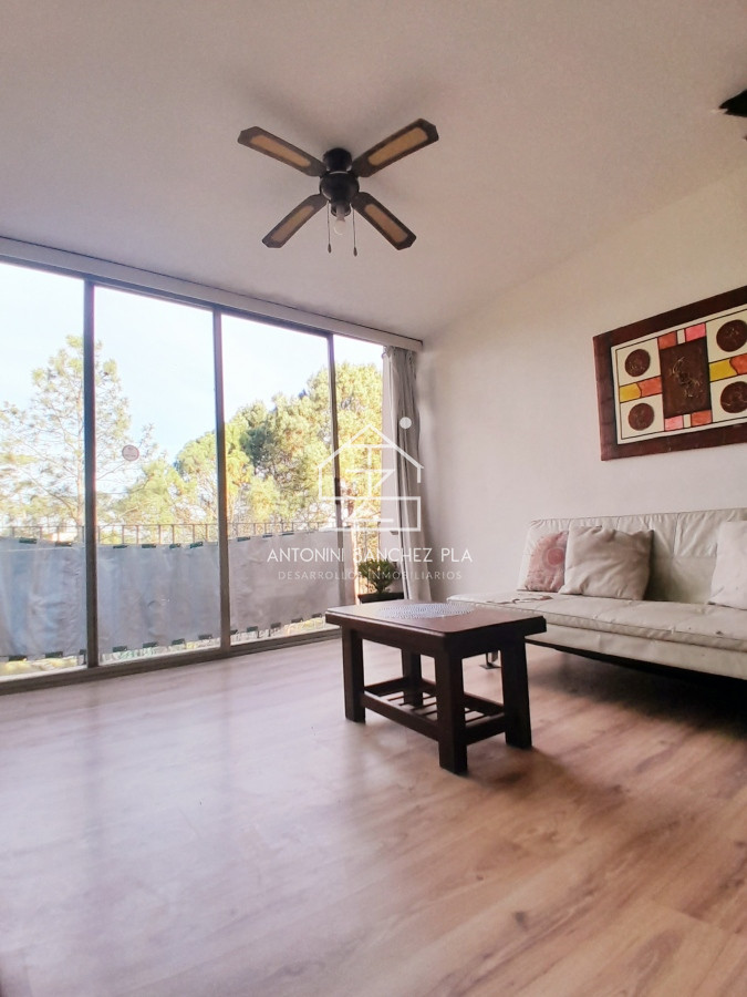 Apartamento ID.4488 - Apartamento en venta de 1 dormitorio y medio. Playa mansa. Punta del Este.
