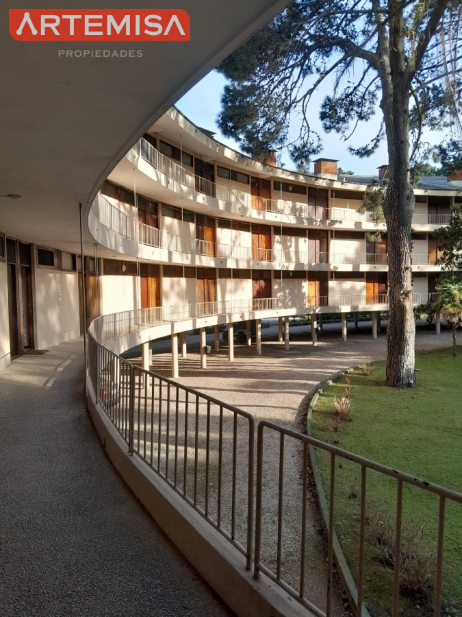 Apartamento ID.921 - Apartamento en venta de 1 dormitorio y medio. Playa mansa. Punta del Este.
