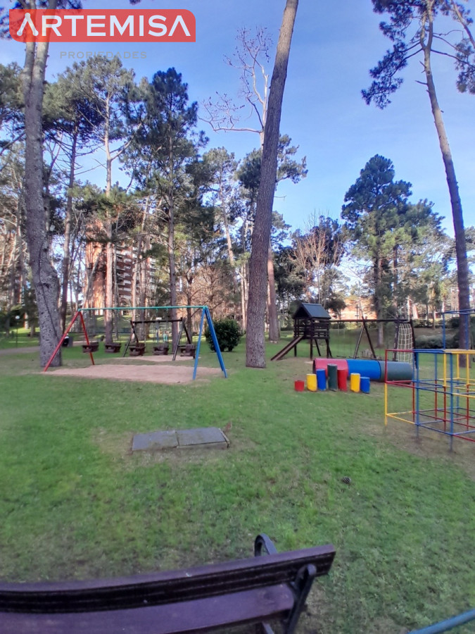 Apartamento ID.921 - Apartamento en venta de 1 dormitorio y medio. Playa mansa. Punta del Este.