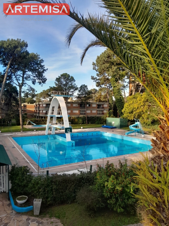 Apartamento ID.921 - Apartamento en venta de 1 dormitorio y medio. Playa mansa. Punta del Este.