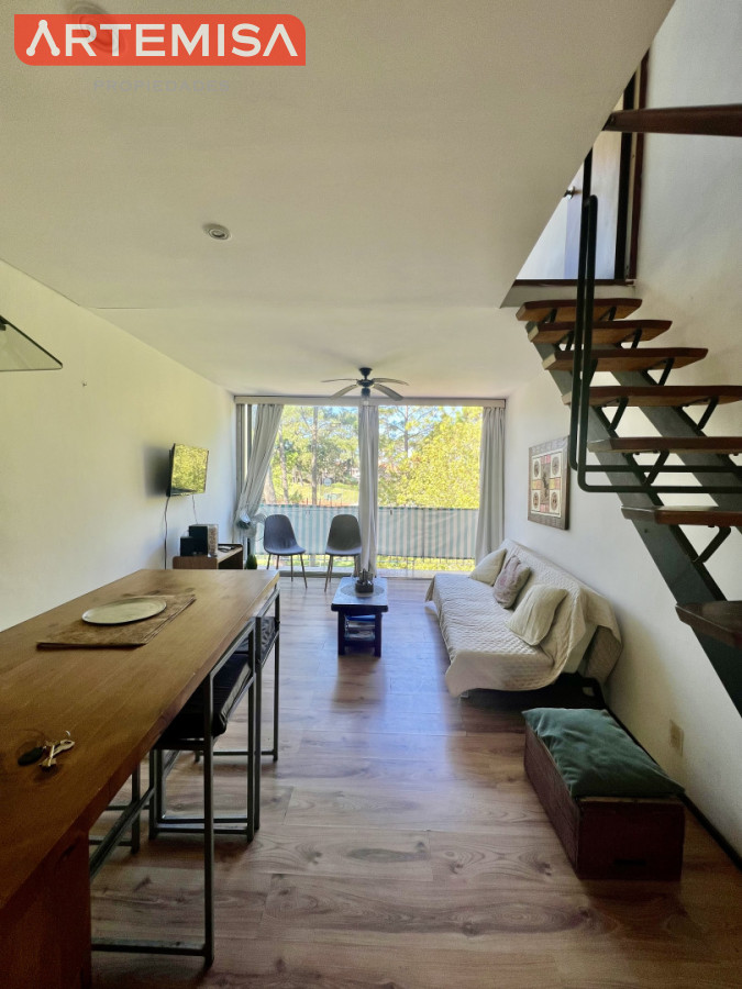 Apartamento ID.921 - Apartamento en venta de 1 dormitorio y medio. Playa mansa. Punta del Este.