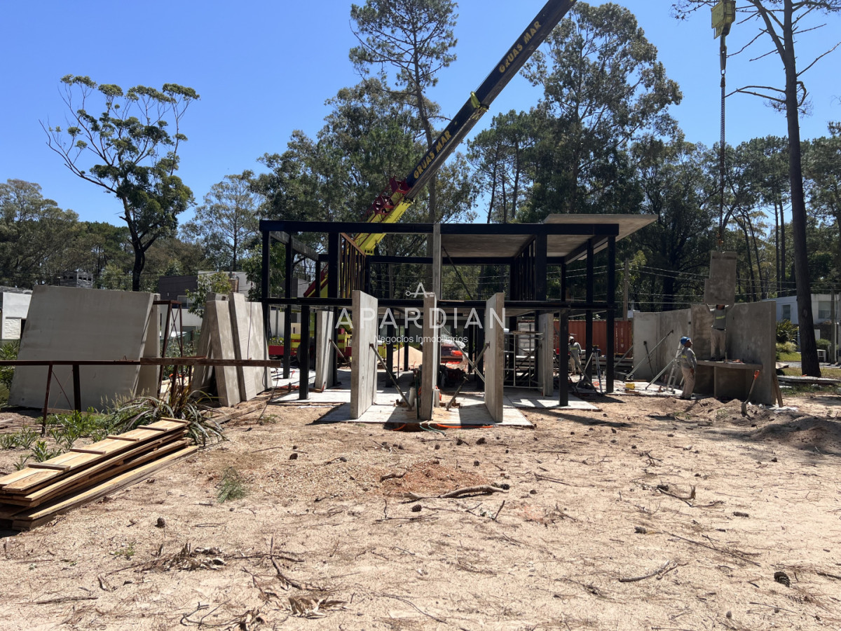 Casa ID.21099606 - Casa en venta en Solanas Country, construcción de hormigón armado, con piscina. 