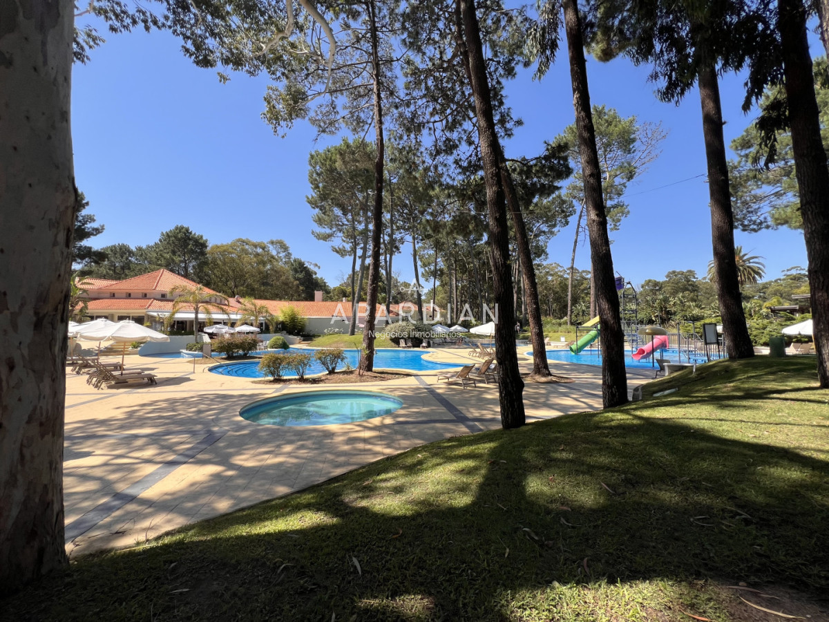 Casa ID.21099606 - Casa en venta en Solanas Country, construcción de hormigón armado, con piscina. 