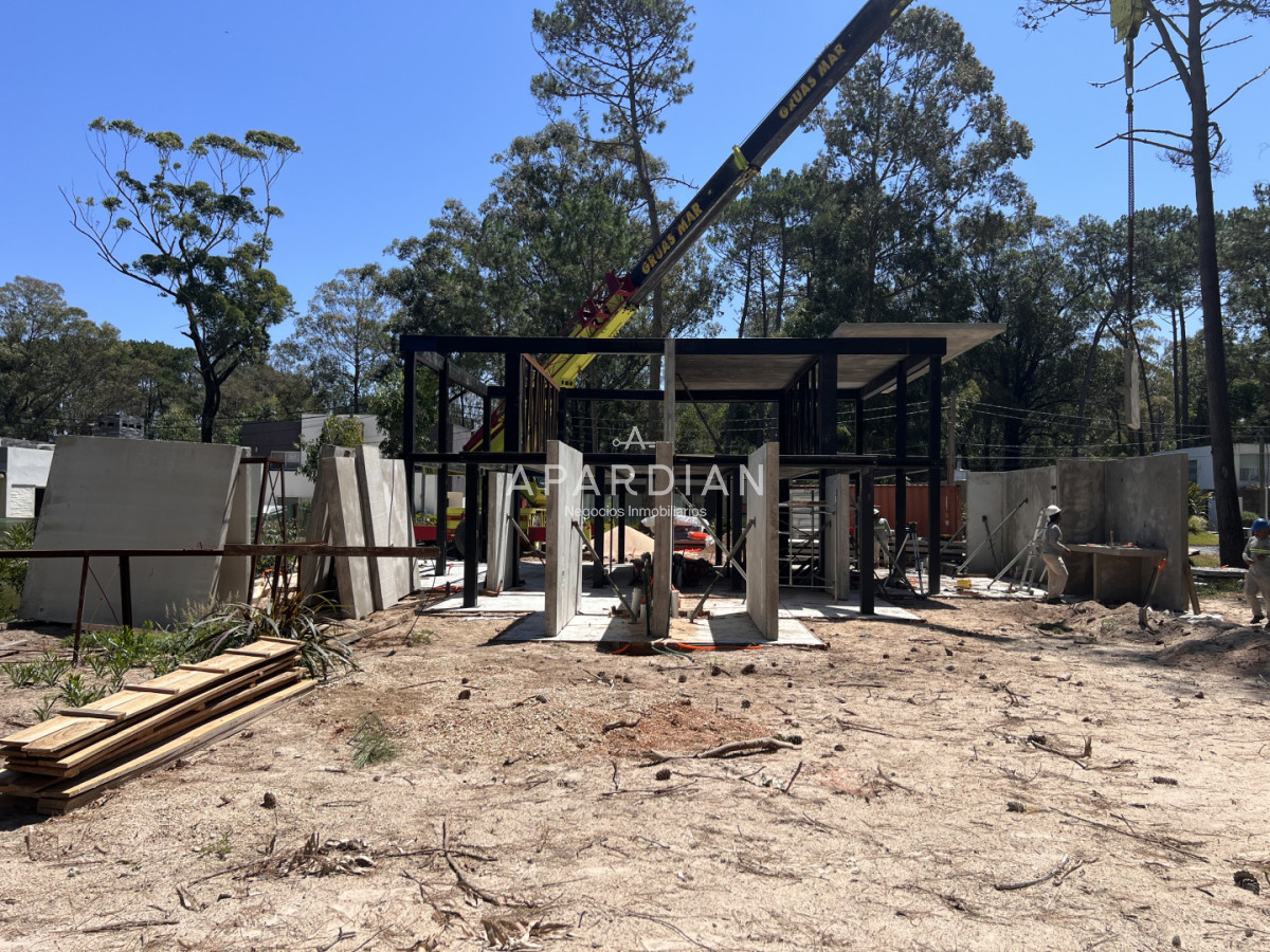 Casa ID.21099606 - Casa en venta en Solanas Country, construcción de hormigón armado, con piscina. 