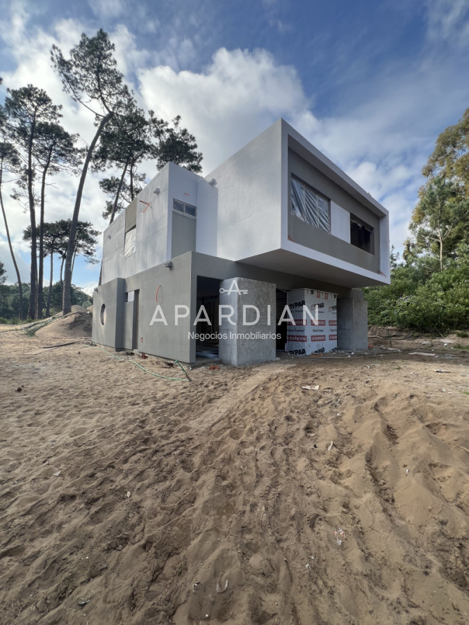 Casa ID.21099457 - Casa a estrenar en Pinares, proyecto en obra, precio lanzamiento. Punta del Este