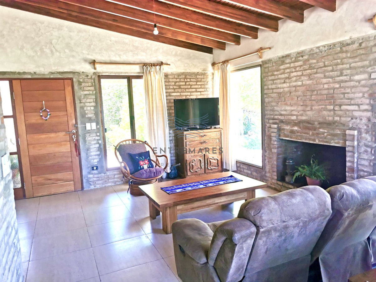 Casa ID.53 - Amplia casa con vista parcial a la playa de Tío Tom. En venta!