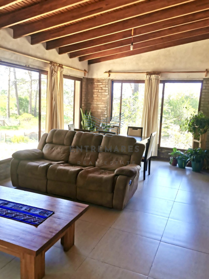 Casa ID.53 - Amplia casa con vista parcial a la playa de Tío Tom. En venta!