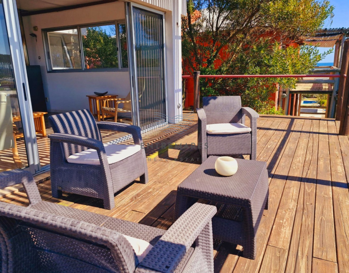 Casa ID.53 - Amplia casa con vista parcial a la playa de Tío Tom. En venta!