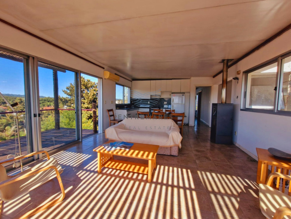 Casa ID.53 - Amplia casa con vista parcial a la playa de Tío Tom. En venta!