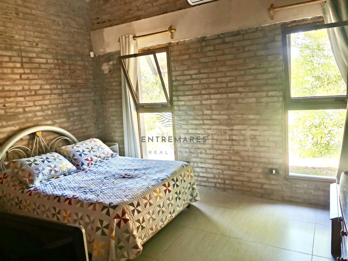 Casa ID.53 - Amplia casa con vista parcial a la playa de Tío Tom. En venta!
