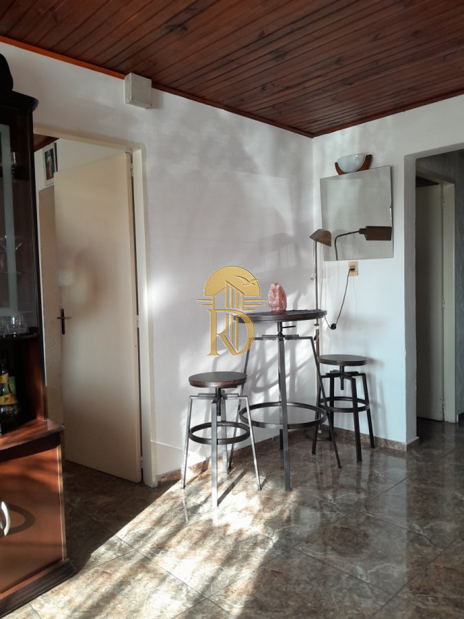 Casa remodelada en venta, 2 dormitorios y 2 baños, con barbacoa. -id-474-11